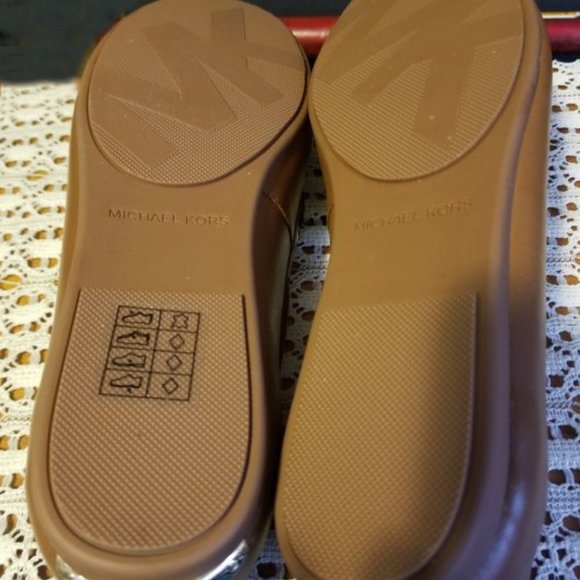 Michael Kors Sutton Moc Bow Detail Loafers - Picture 4 of 4